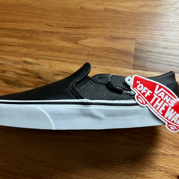 Vans black leather ‘Off The Wall’ slip on sneakers women’s 6.5 NWT - Picture 11 of 15